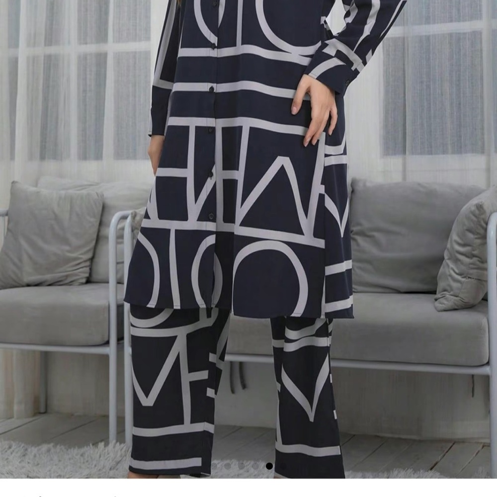 Black and White Geometric Print Jumpsuit with Wide-Leg Pants